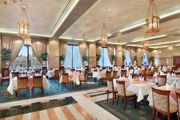 Hilton Madinah image 17